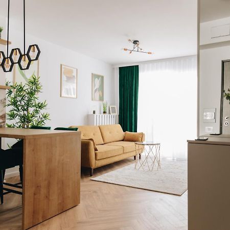 Tulip Apartment Oradea Εξωτερικό φωτογραφία
