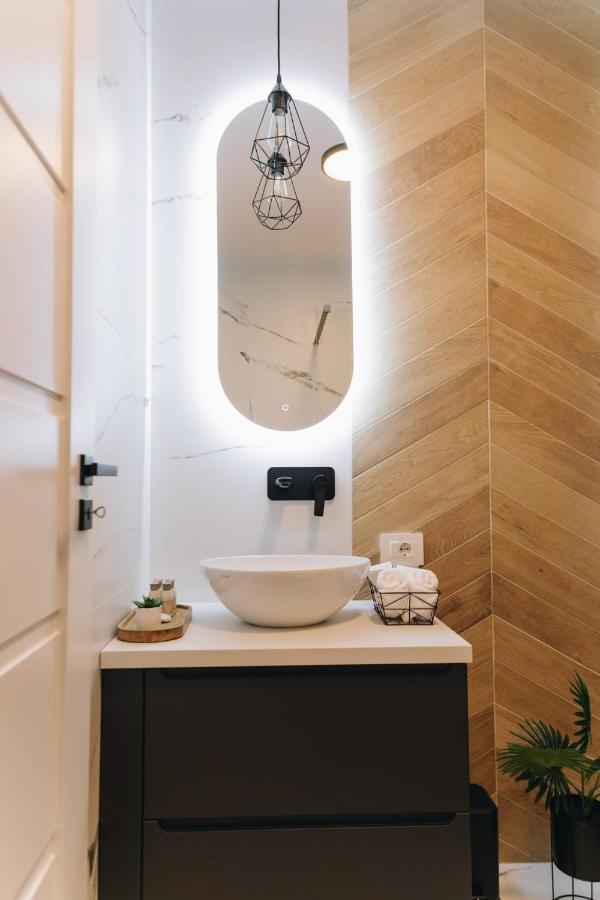 Tulip Apartment Oradea Εξωτερικό φωτογραφία