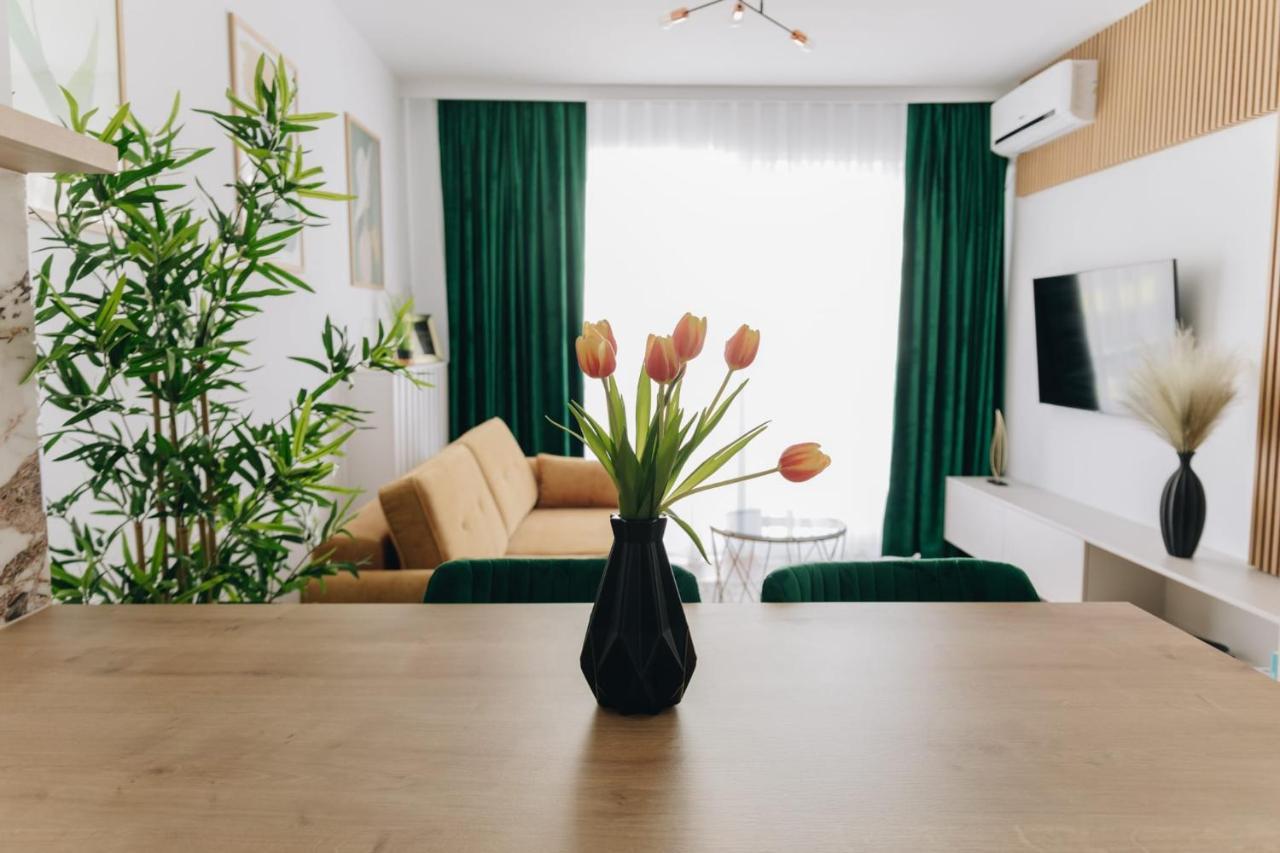 Tulip Apartment Oradea Εξωτερικό φωτογραφία